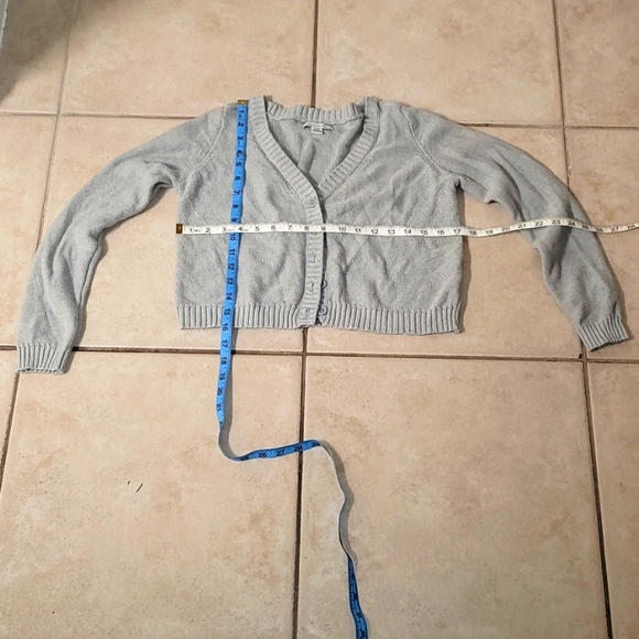 American Eagle Outfitters Juniors Gray Button Down V-Neck Cardigan Sweater Small - Picture 1 of 7